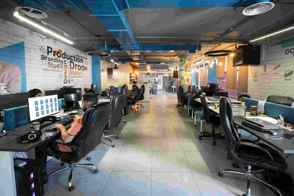 Dot Media work environment - Team collaboration in creative office